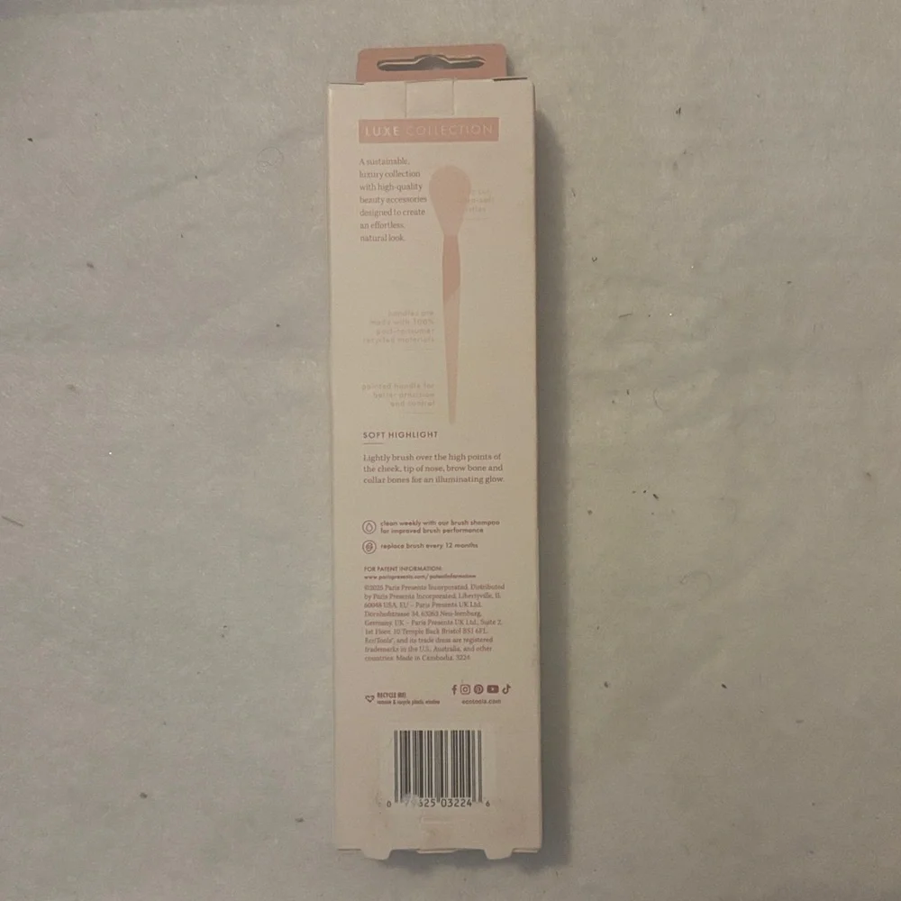 ecotools Luxe Blush Pink & White Luxe Soft Highlight/ Plush Powder Brush Duo